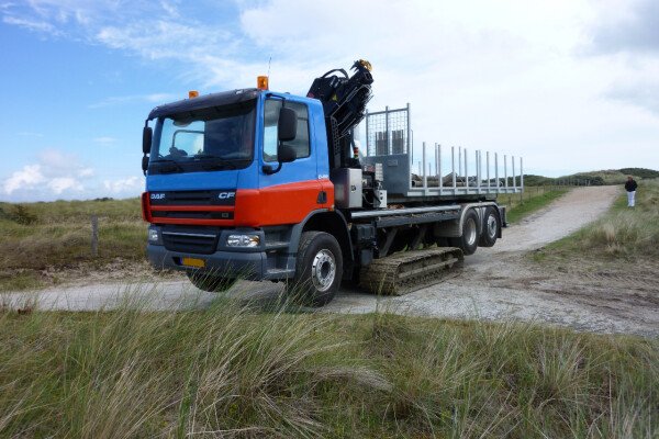 Dewatering vehicle