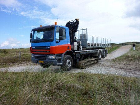 Dewatering vehicle